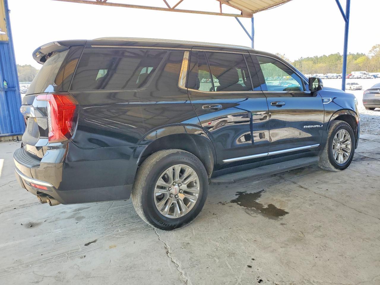 2021 GMC Yukon Denali - zdjęcie 3