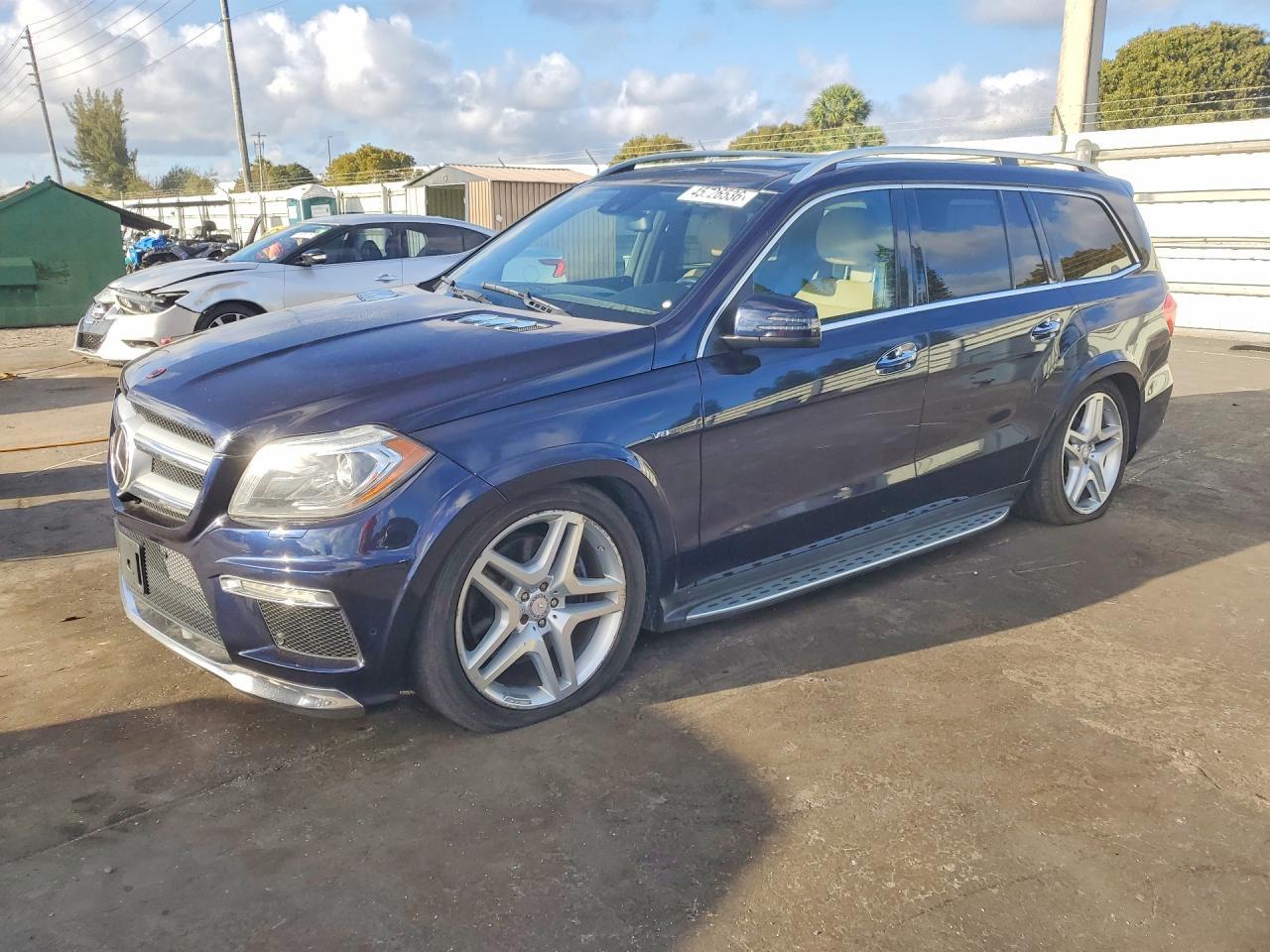 2015 Mercedes-Benz Gl 550 4Matic - zdjęcie główne