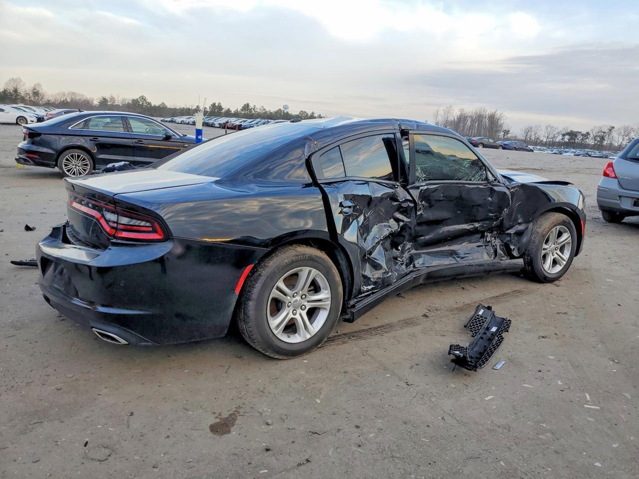 2022 Dodge Charger Sxt - zdjęcie 3
