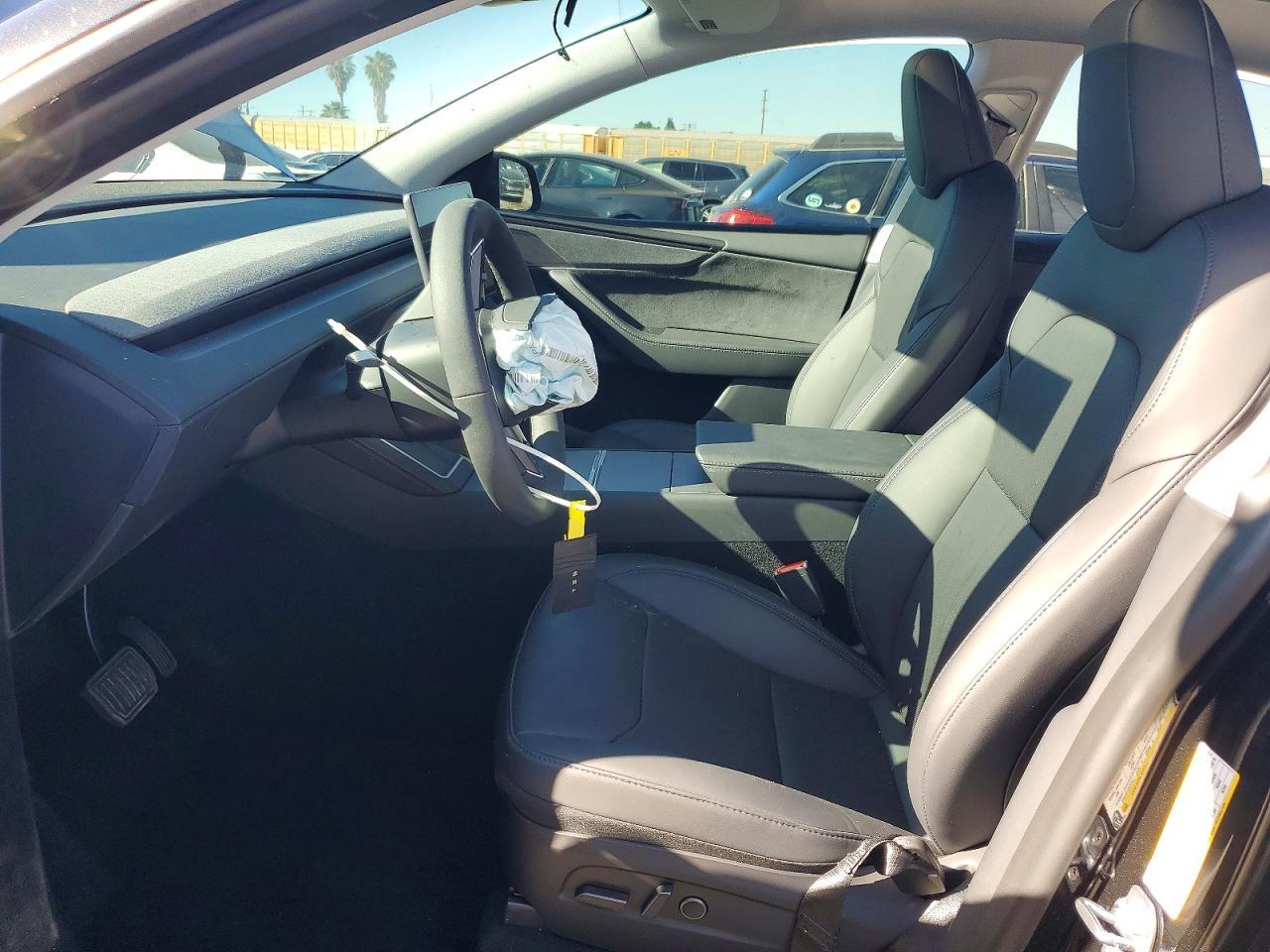 2026 Tesla Model Y - zdjęcie 7