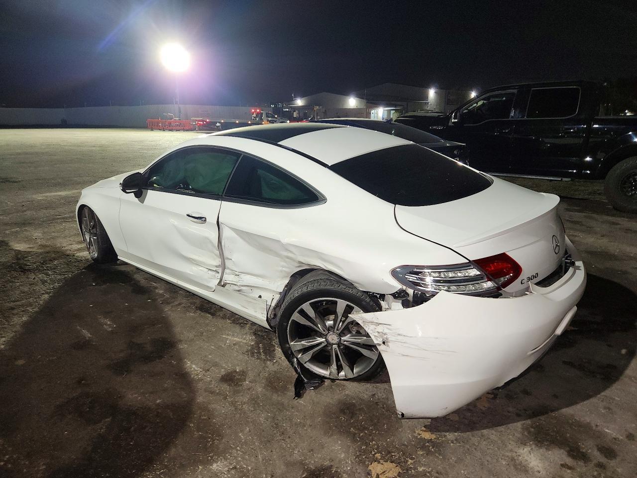 2017 Mercedes-Benz C 300 - zdjęcie 2