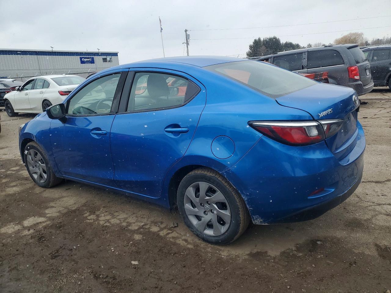 2016 Toyota Yaris - zdjęcie 2