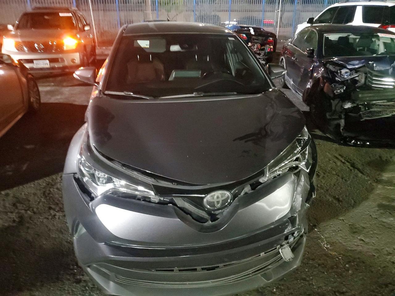 2019 Toyota C-Hr Limited - zdjęcie 5