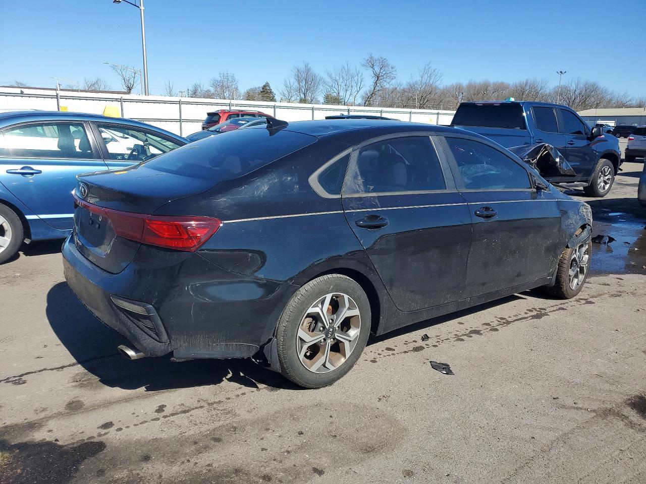 2019 Kia Forte Lxs - zdjęcie 3