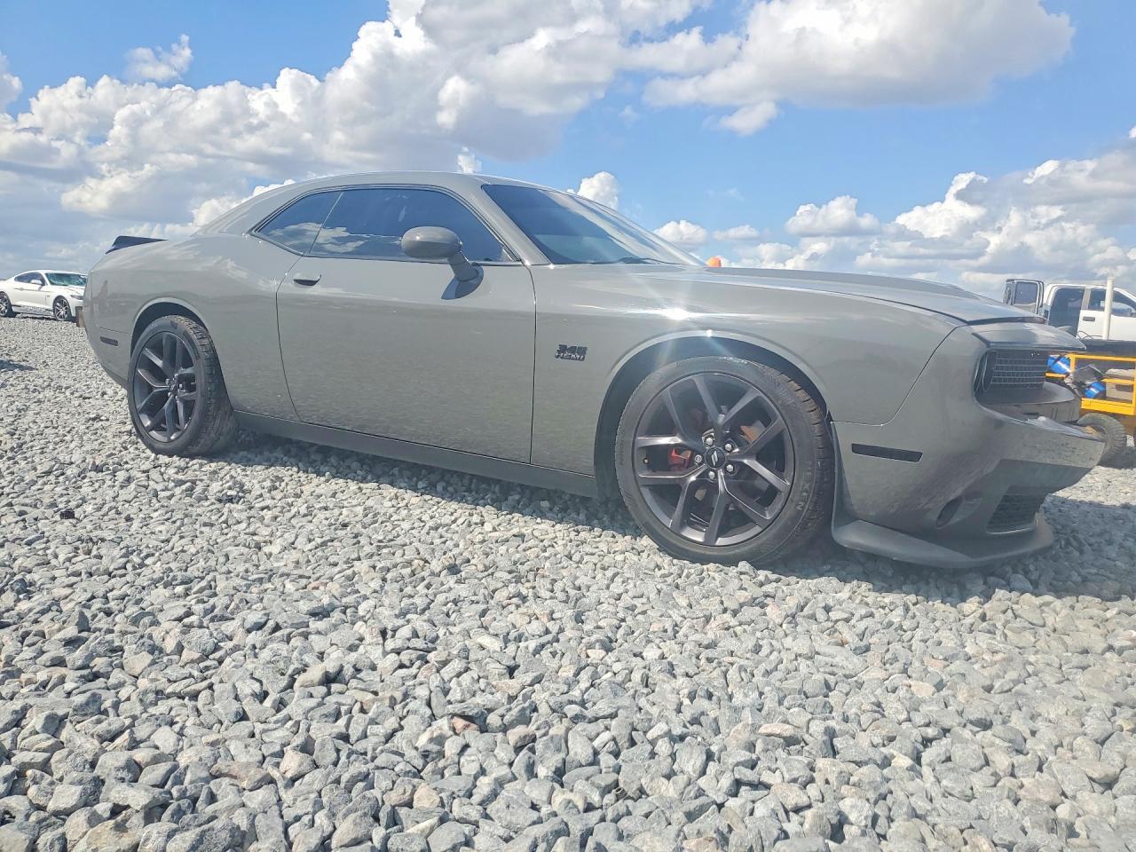 2019 Dodge Challenger R - zdjęcie 4