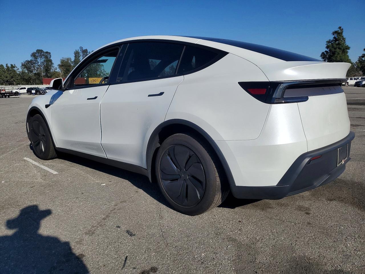 2026 Tesla Model Y - zdjęcie 2