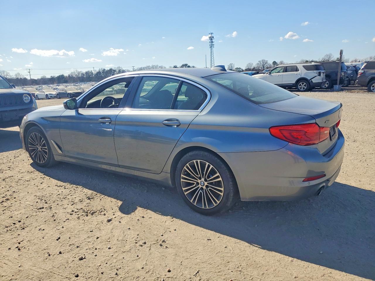 2019 BMW 530 Xi - zdjęcie 2