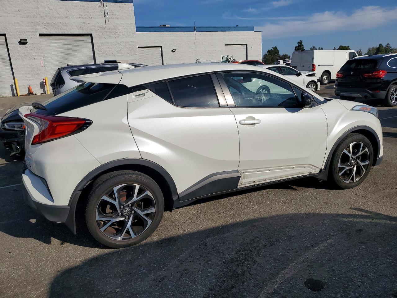 2018 Toyota C-Hr Xle - zdjęcie 3