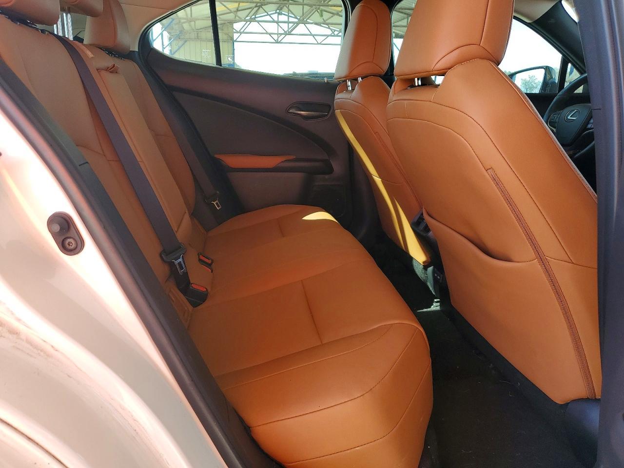 2022 Lexus Ux 200 Base - zdjęcie 10