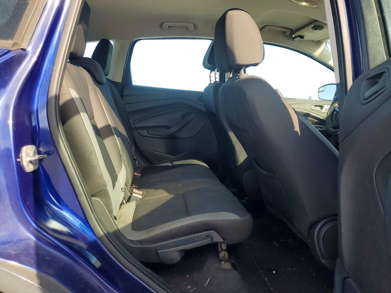 2014 Ford Escape S - zdjęcie 11