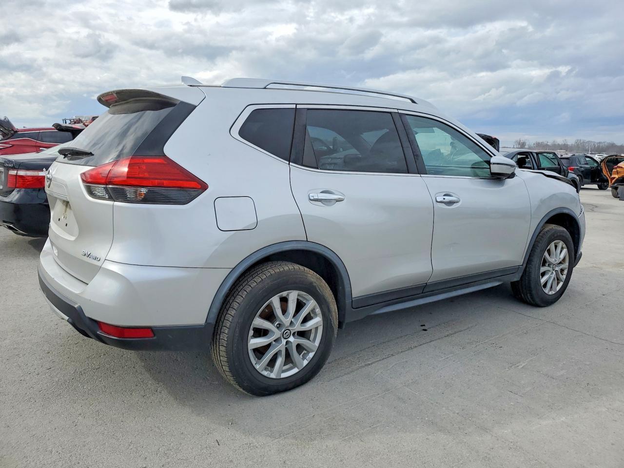 2017 Nissan Rogue Sv - zdjęcie 3