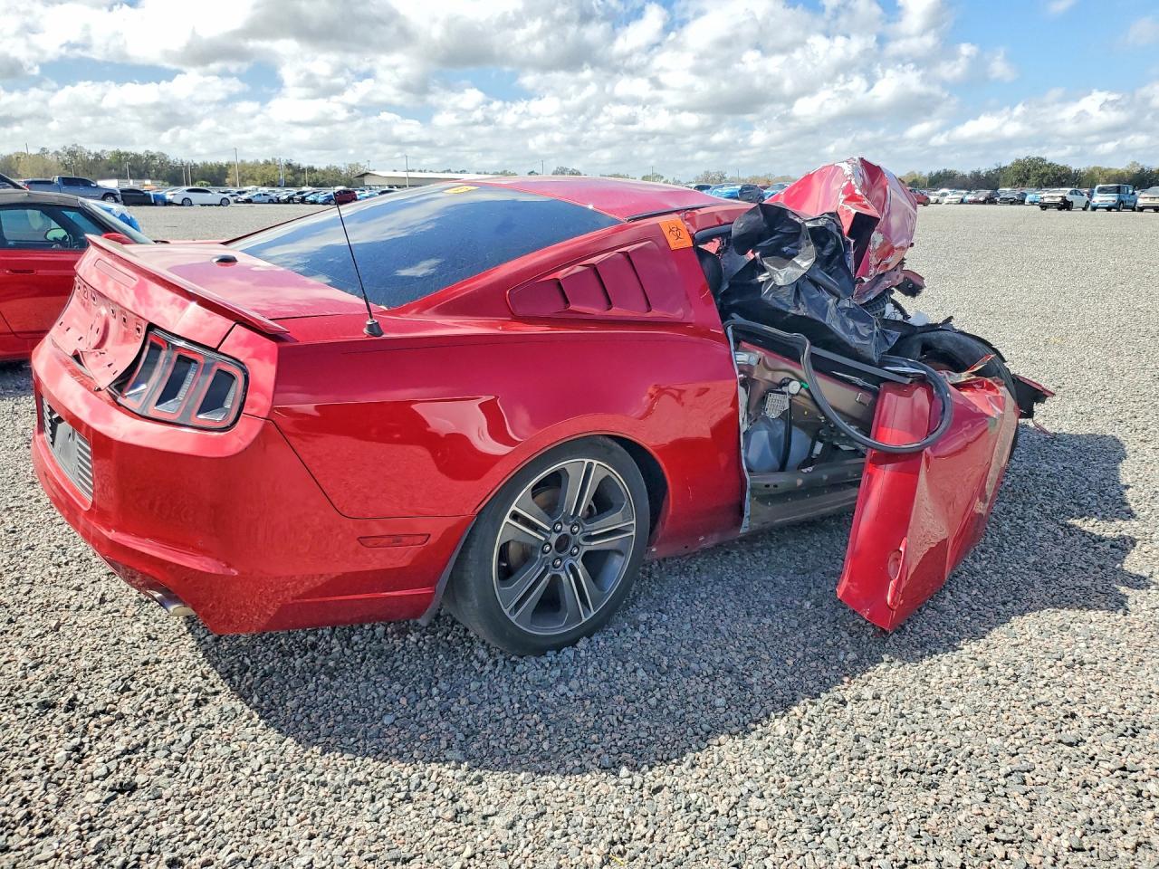 Ford Mustang - zdjęcie 3