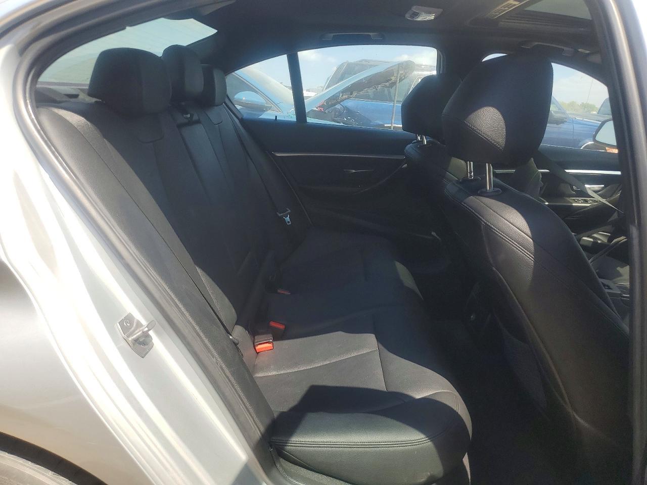 2017 BMW 330 I Sport - zdjęcie 10