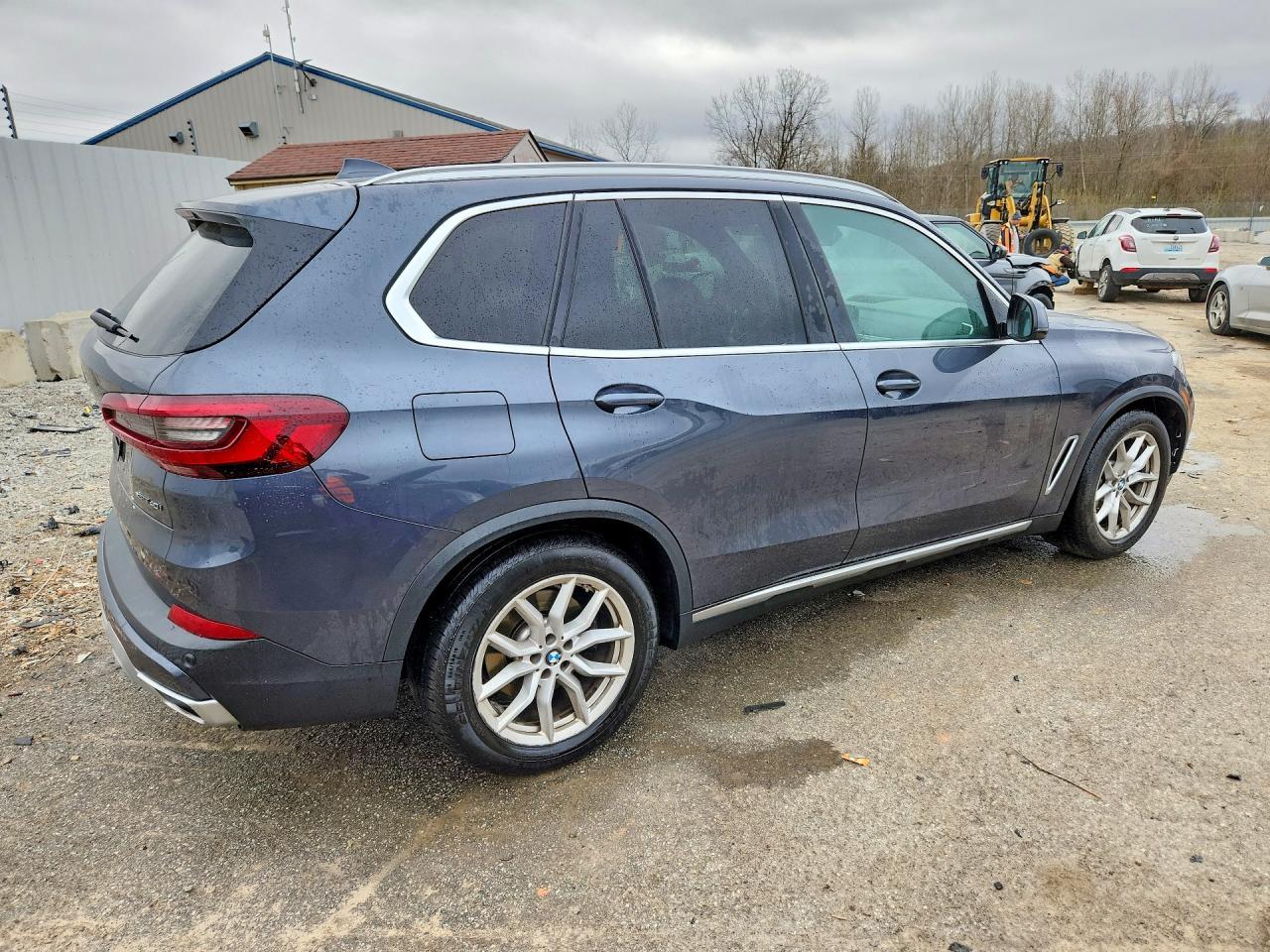 2022 BMW X5 xDrive40I - zdjęcie 3