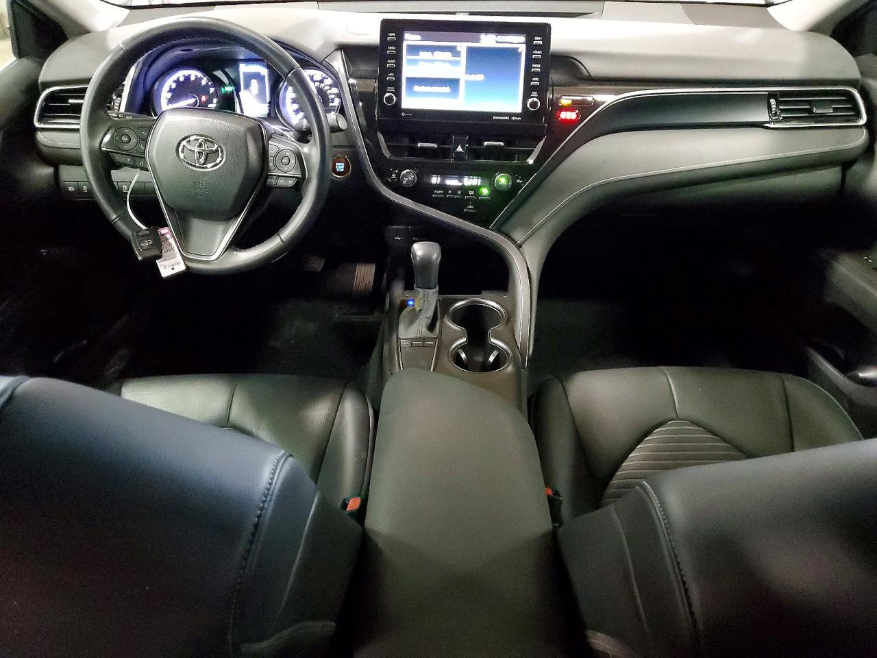 2022 Toyota Camry Se - zdjęcie 8