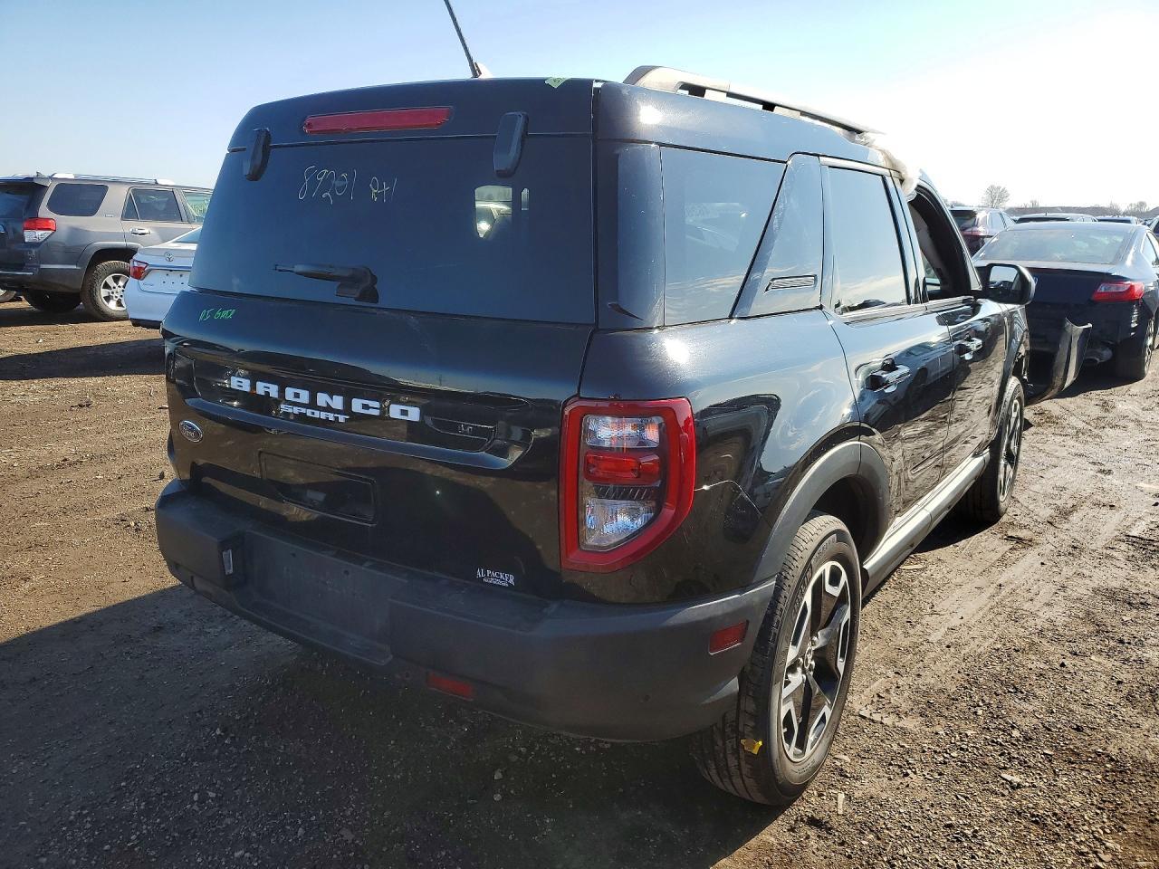 2024 Ford Bronco Sport Outer Banks - zdjęcie 3