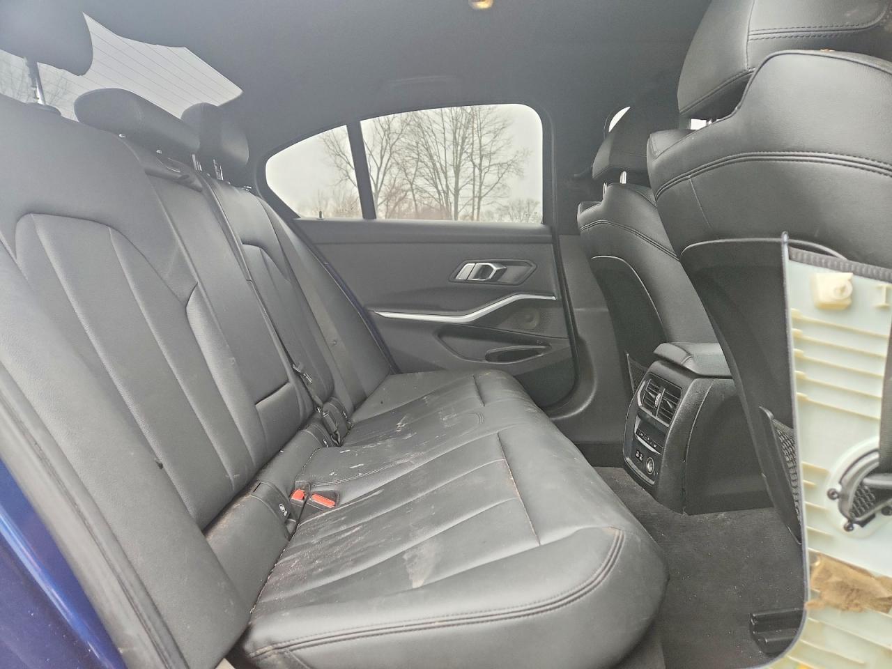 2019 BMW 330Xi - zdjęcie 10