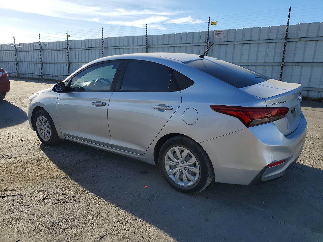 2020 Hyundai Accent Se - zdjęcie 2