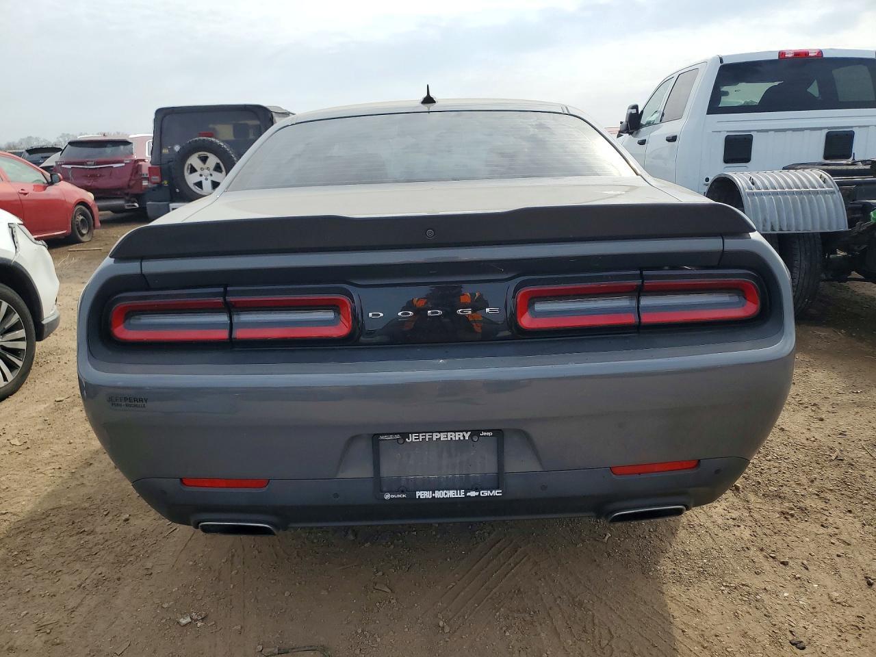 2017 Dodge Challenger Sxt - zdjęcie 6