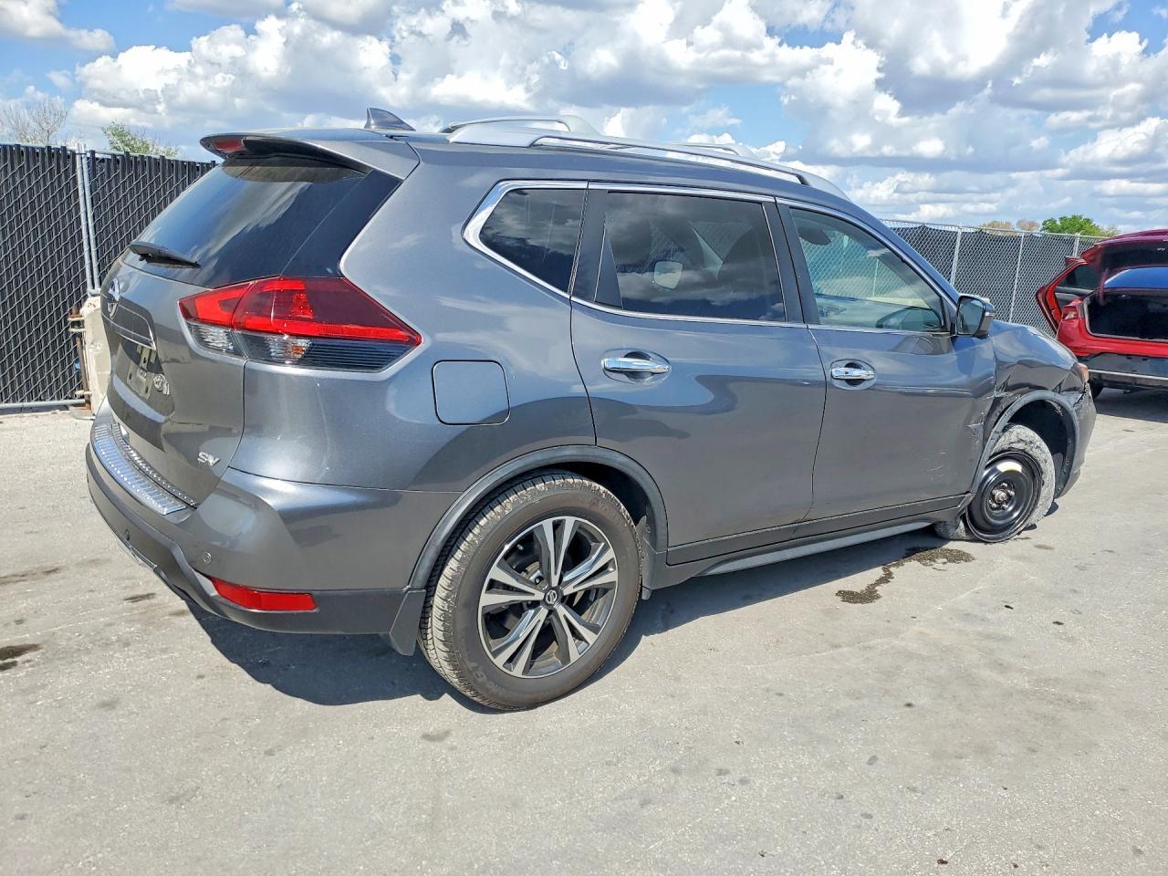 2020 Nissan Rogue Sv - zdjęcie 3