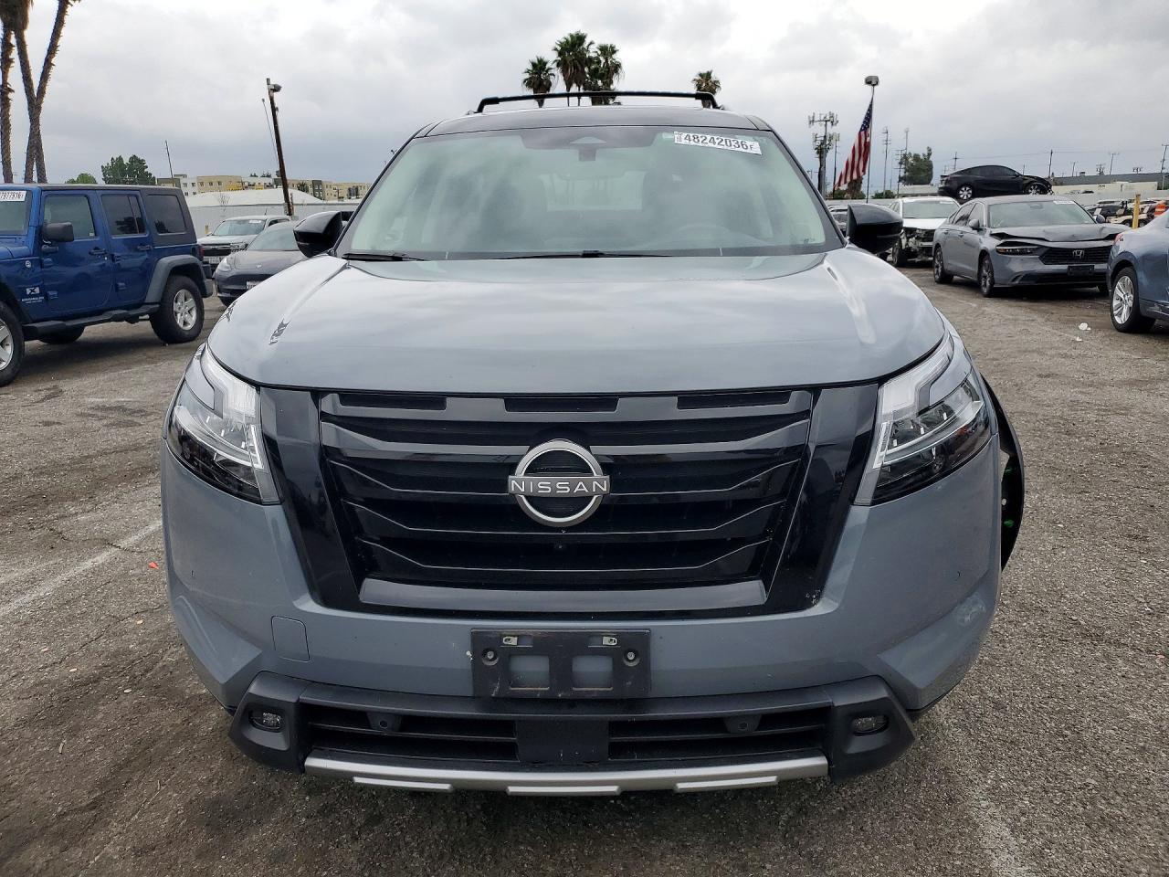 2023 Nissan Pathfinder Sl - zdjęcie 5