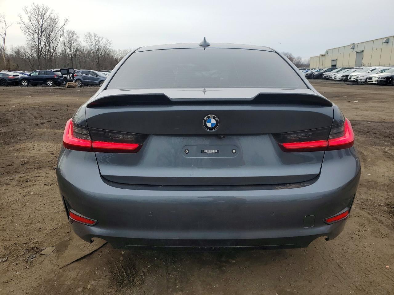 2021 BMW 330Xe - zdjęcie 6