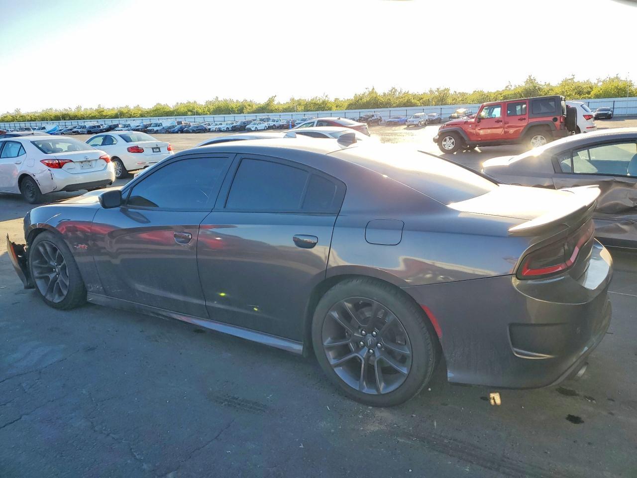 2022 Dodge Charger Scat Pack - zdjęcie 2