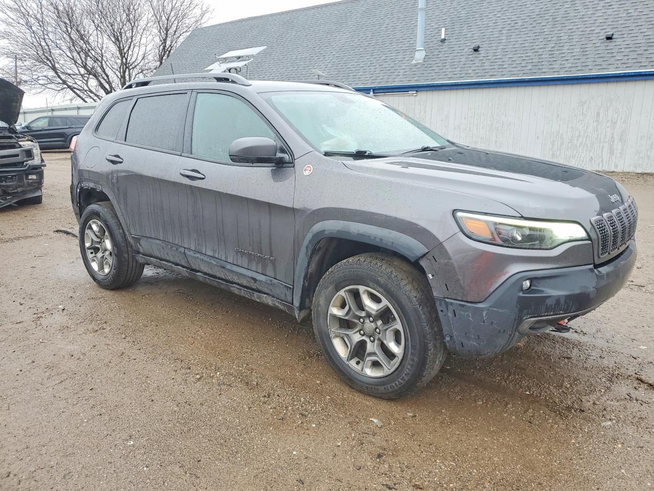 2019 Jeep Cherokee Trailhawk - zdjęcie 4