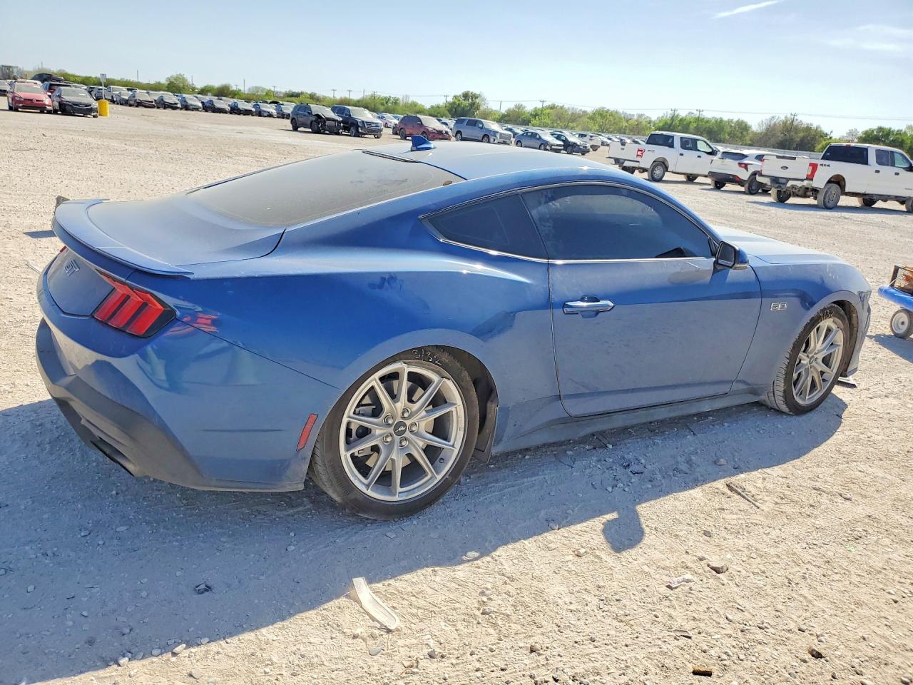 2024 Ford Mustang Gt - zdjęcie 3