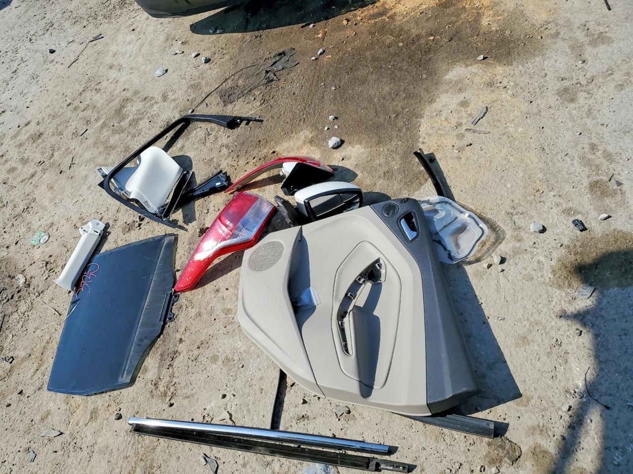 2015 Ford Escape Titanium - zdjęcie 13