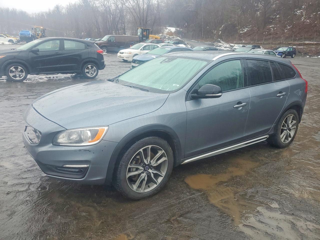 2018 Volvo V60 Cross Country Premier - zdjęcie główne
