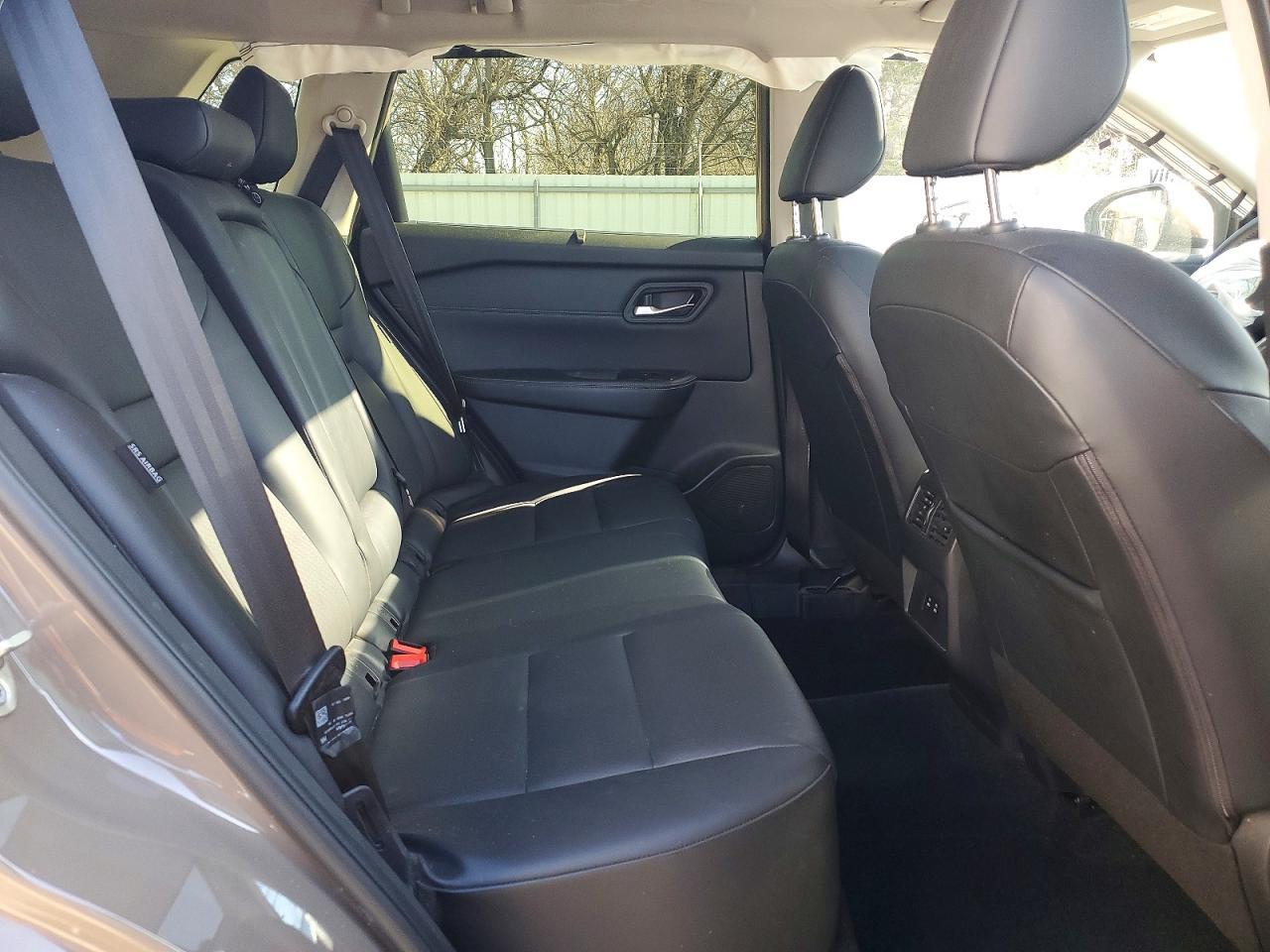 2024 Nissan Rogue Sv - zdjęcie 11