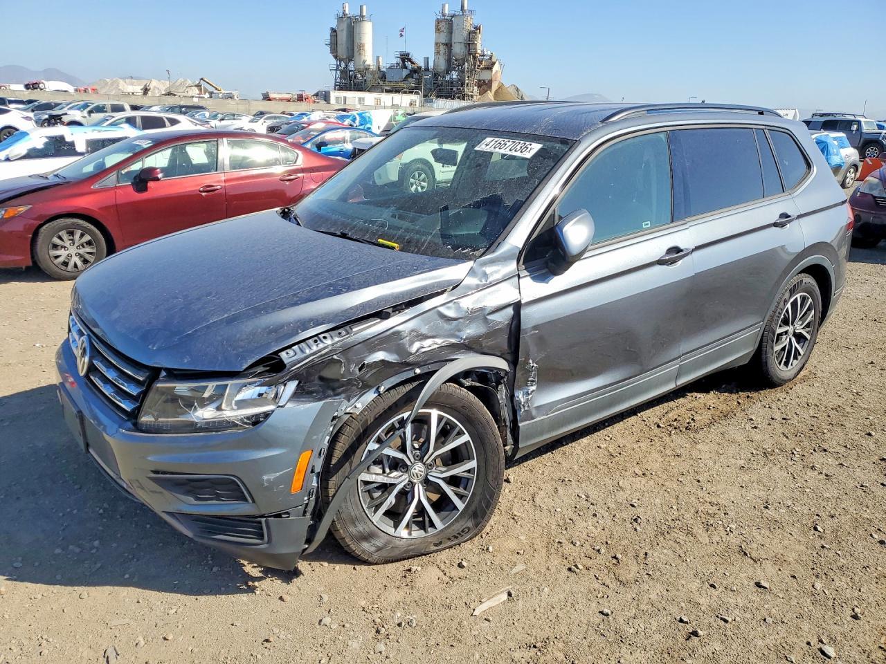 2021 Volkswagen Tiguan S - zdjęcie główne