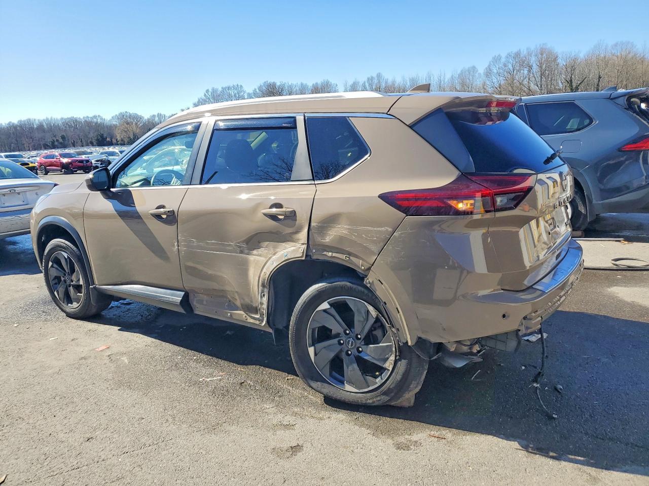 2024 Nissan Rogue Sv - zdjęcie 2