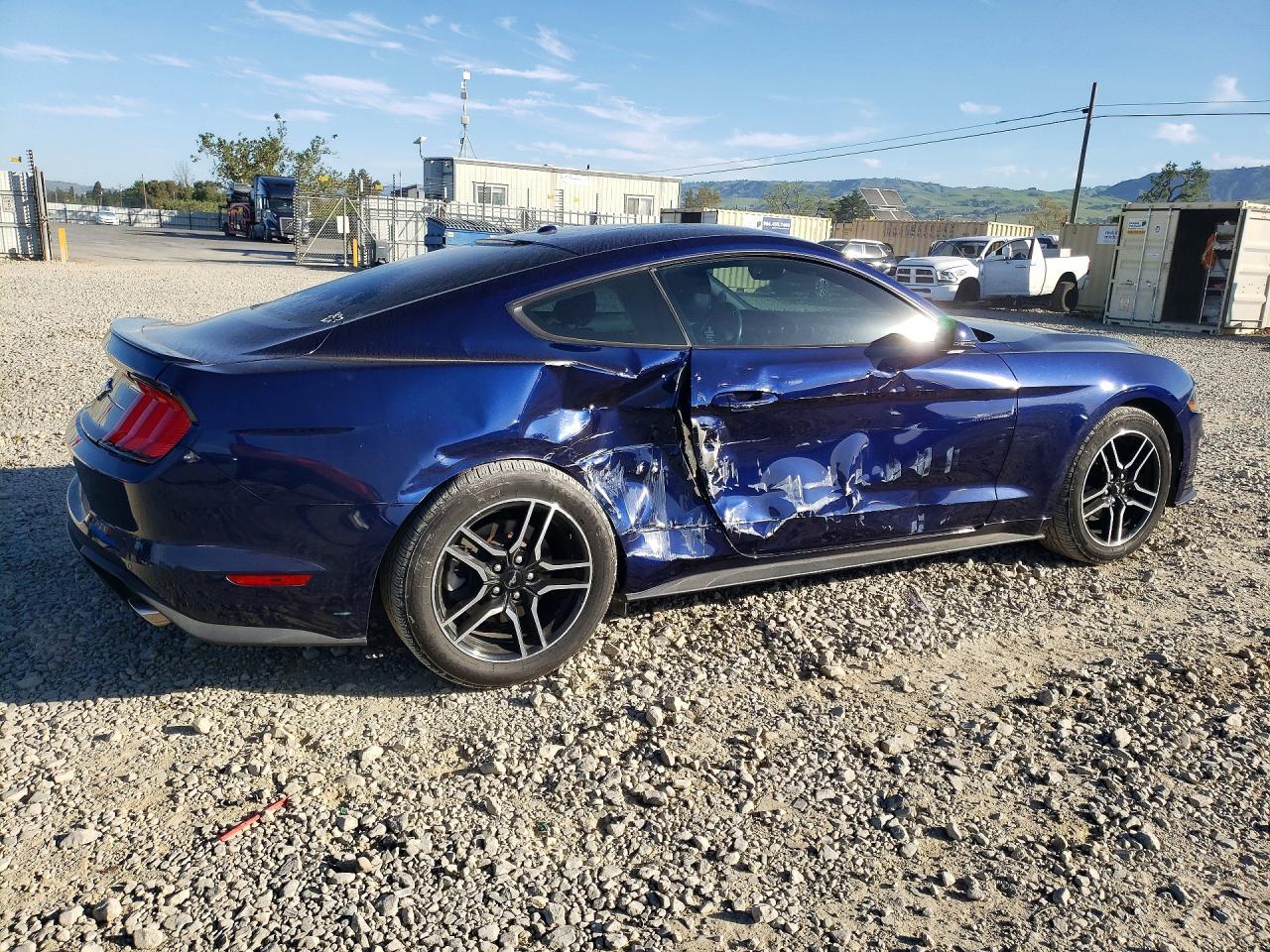2019 Ford Mustang - zdjęcie 3