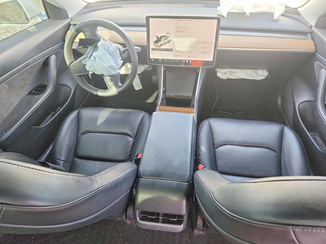 2020 Tesla Model 3 - zdjęcie 8