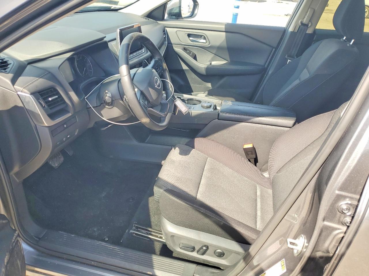 2025 Nissan Rogue Sv - zdjęcie 7