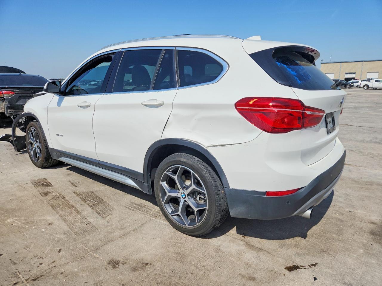 2016 BMW X1 xDrive28I - zdjęcie 2