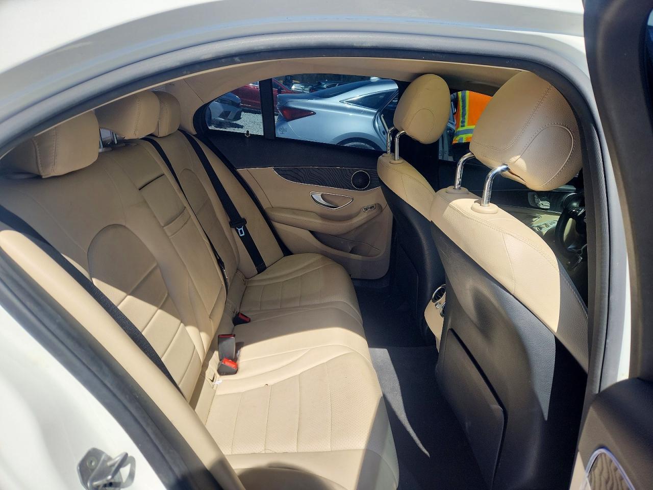 2017 Mercedes-Benz C 300 - zdjęcie 10