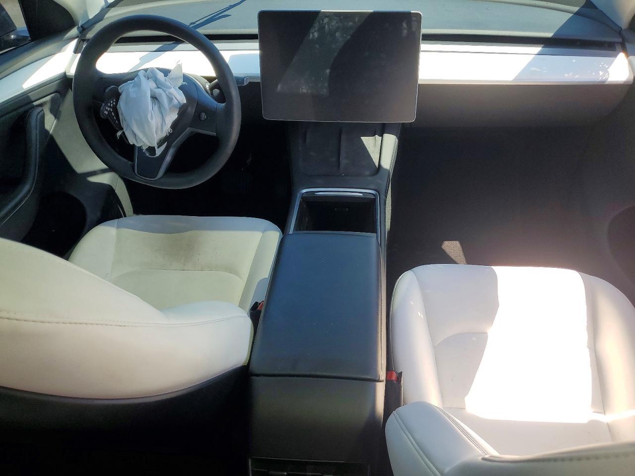 2023 Tesla Model Y - zdjęcie 8