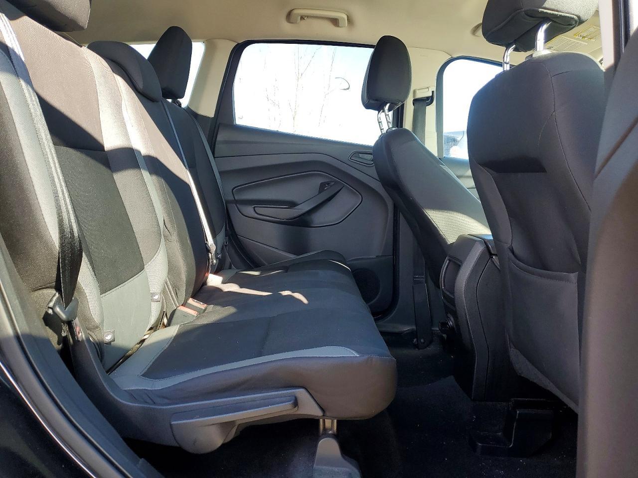2015 Ford Escape S - zdjęcie 11