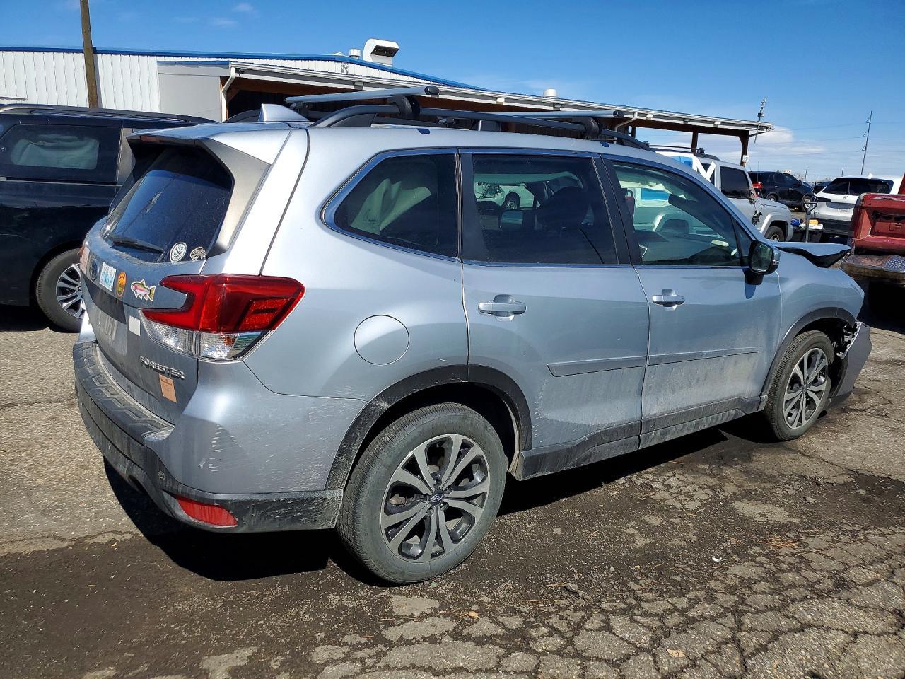 2021 Subaru Forester Limited - zdjęcie 3
