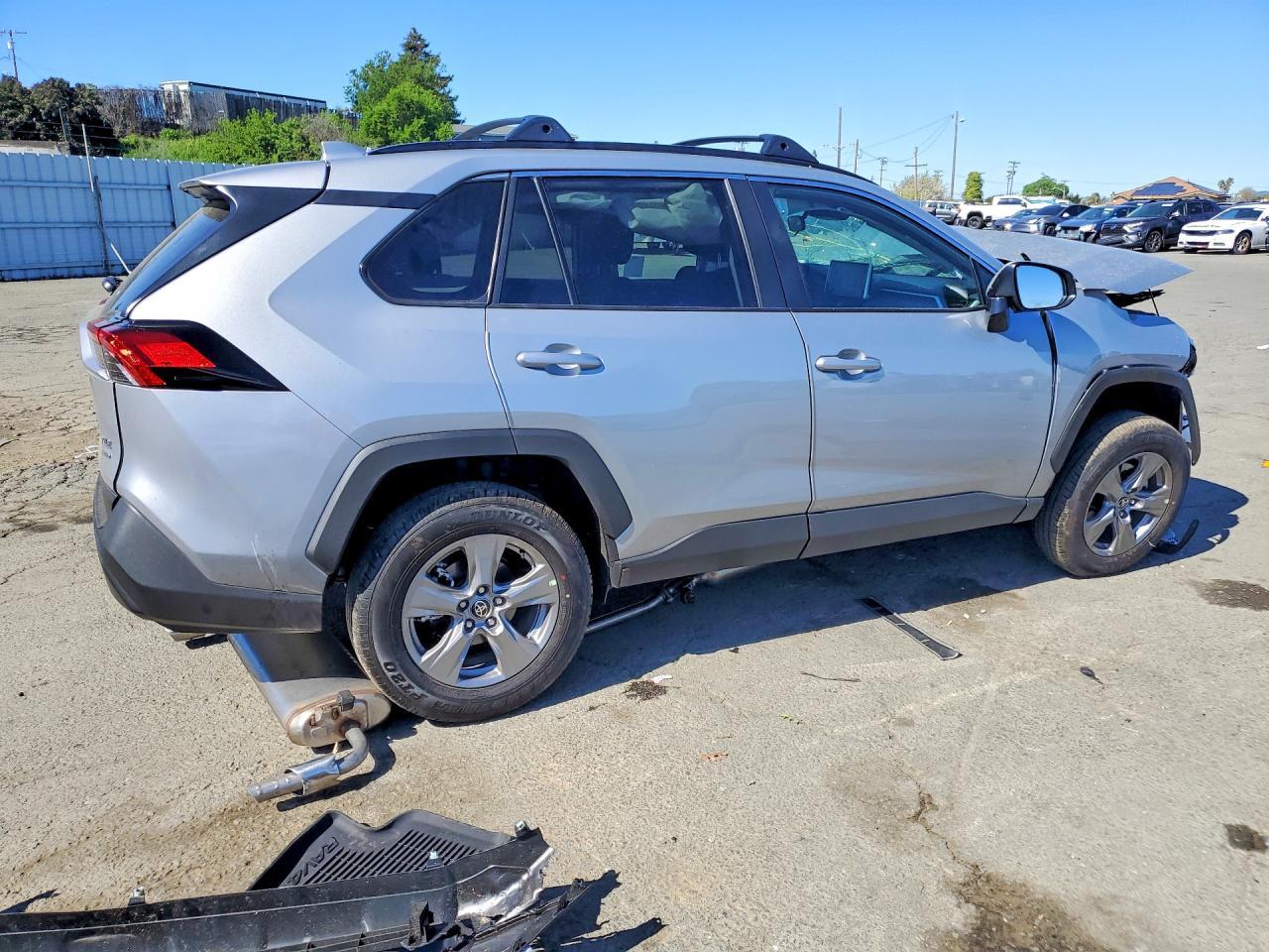 2025 Toyota Rav4 Xle - zdjęcie 3