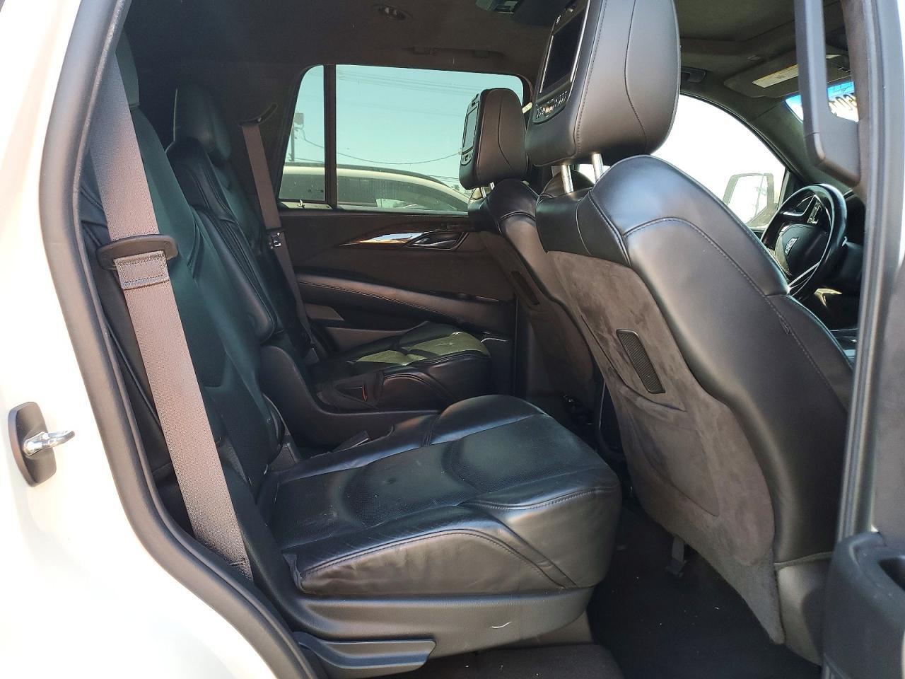 2015 Cadillac Escalade Platinum - zdjęcie 11