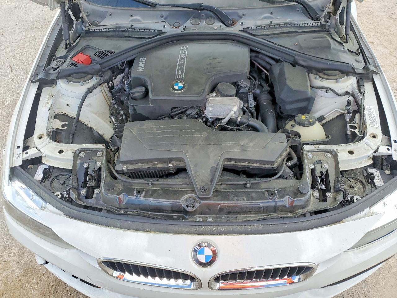2016 BMW 320 I - zdjęcie 11