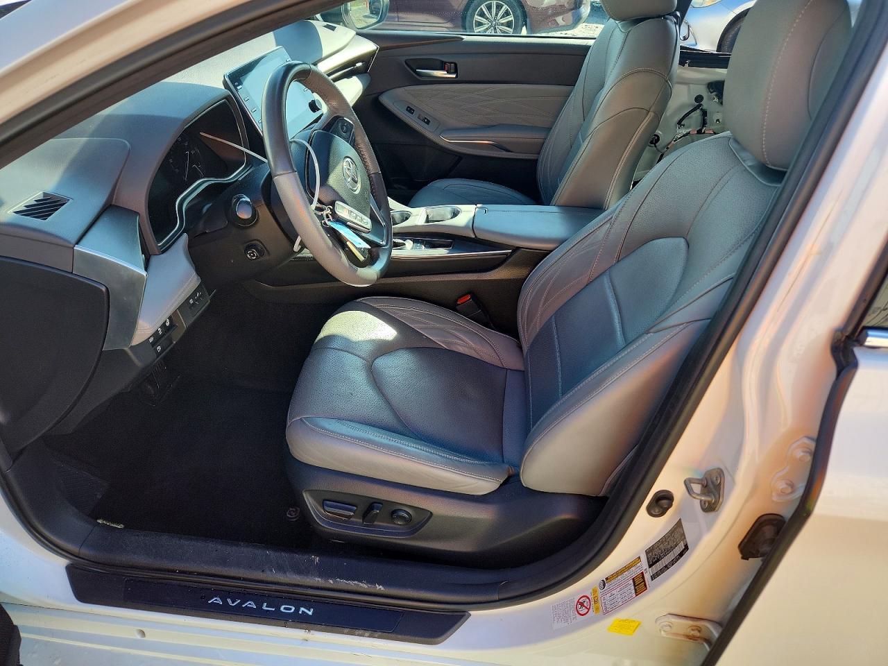 2019 Toyota Avalon Limited - zdjęcie 7