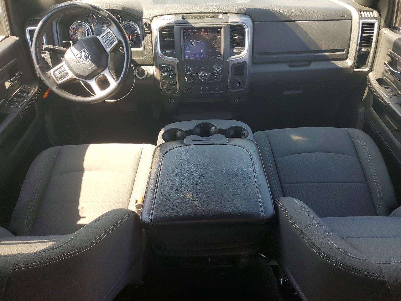 2021 Ram 1500 Classic Slt - zdjęcie 8