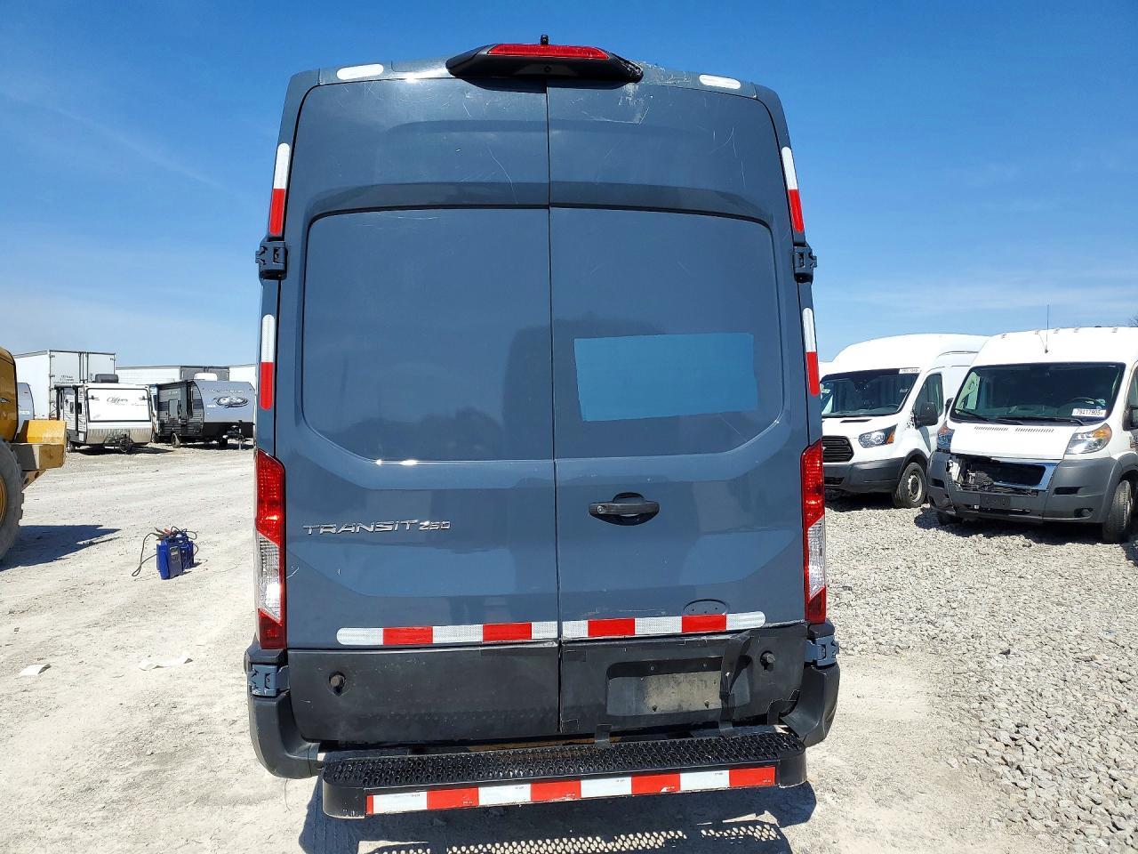 2019 Ford Transit T-250 - zdjęcie 6
