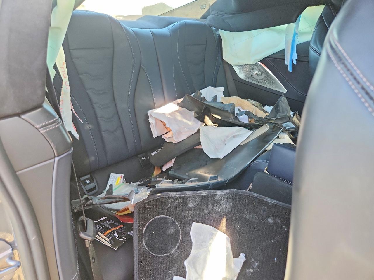 2022 BMW M850Xi - zdjęcie 10