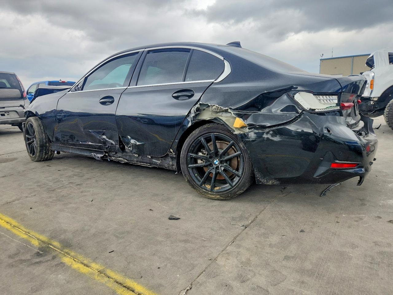 BMW Seria 3 - zdjęcie 2